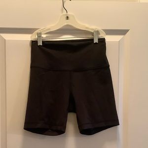 Lululemon Wunder Train shorts